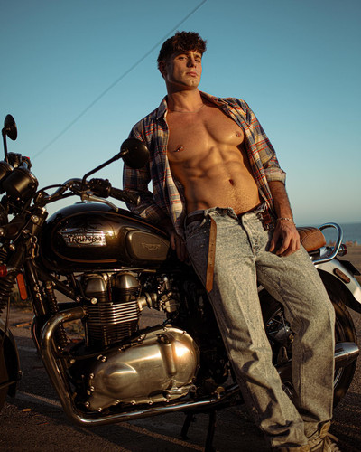 Photo by Alex Grant ✡️ on August 31, 2023. Không có mô tả ảnh...jpg