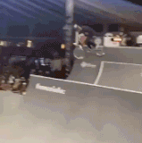 IvixDmAu9oysr37.gif