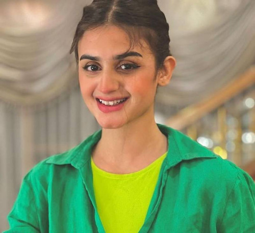 hira mani pics of soaking in rain go viral 1657050298 8483.jpg
