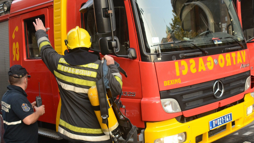 ZAPALILA SE VENTILACIJA NA KROVU ZGRADE: Sinoć izbio požar u fabrici Yanfeng u Kragujevcu!