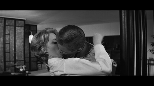 cap In.Harms.Way.1965.1080p.Blu ray.Remux.AVC.TrueHD.5.1 PP 00 59 57 03.jpg