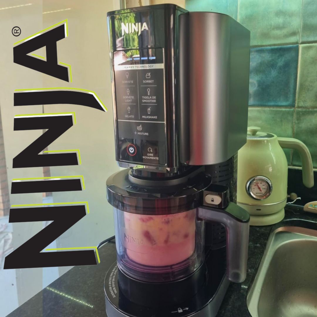 Ninja Creami Sorveteira – Máquina de sobremesa geladas para Gelato, Milkshakes, Sorvetes, Tigelas de Smoothie Ninja Creami Sorveteira – Máquina de sobremesa geladas para Gelato, Milkshakes, Sorvetes, Tigelas de Smoothie