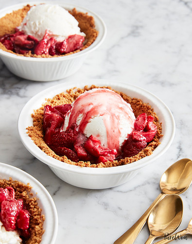 mini strawberry ice cream pies vertical.jpg