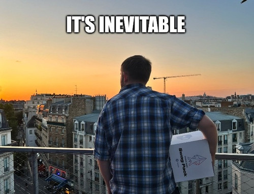 GrU03vfboAAW8eg.1
