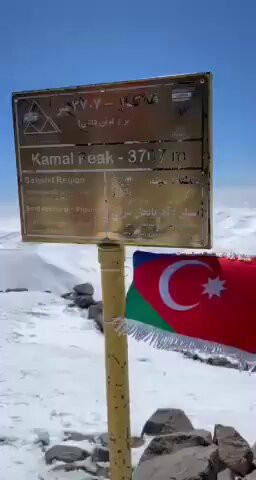 tmBVMCaix ZmAnQU.jpg