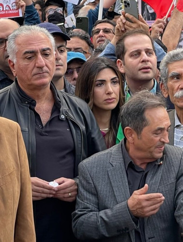 GrUdI36agAASKim.jpg