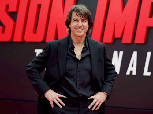 Tom Cruise Star Praise.jpg