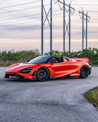 GrVxT7iXIAAH W4.jpg