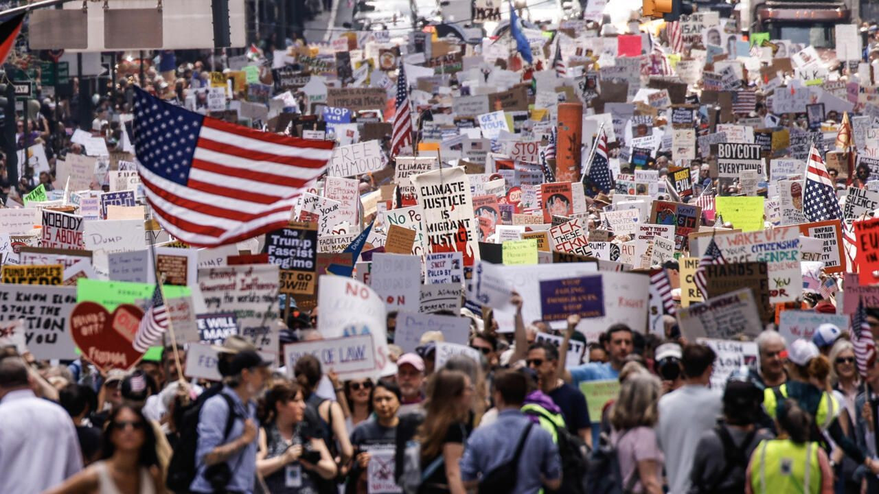 Masivas protestas en Estados Unidos contra las políticas de Donald Trump