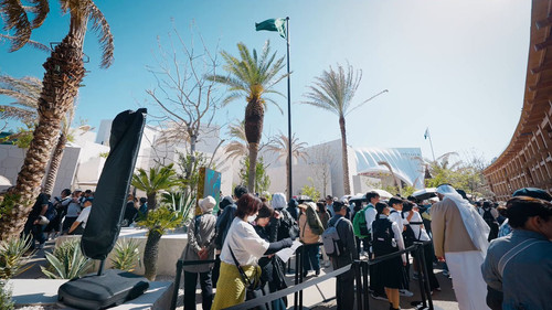 Io C5Xv4 YEOdNXL.jpg