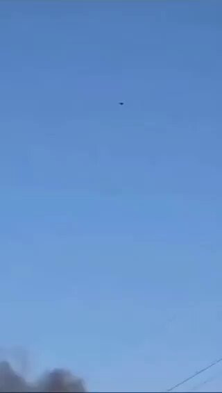 pTLJWmHY8hRGWZmE.jpg