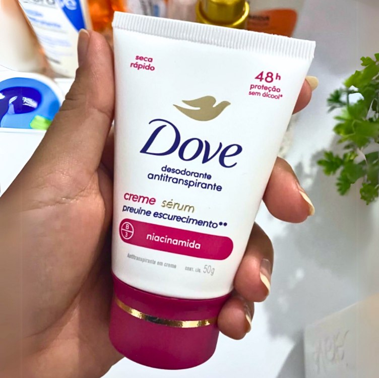 Dove Desodorante Antitranspirante em Creme Previne Escurecimento 50 G Dove Desodorante Antitranspirante em Creme Previne Escurecimento 50 G
