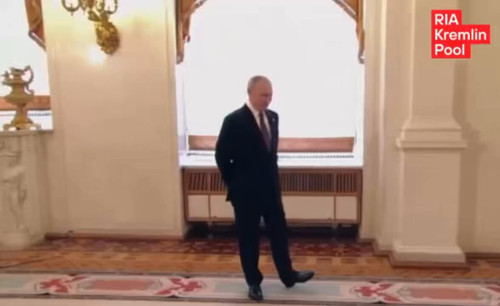 BOAJ2v9JZdjRSCsi.jpg