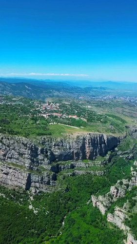 sHyQ2qdwP LDsYch.jpg