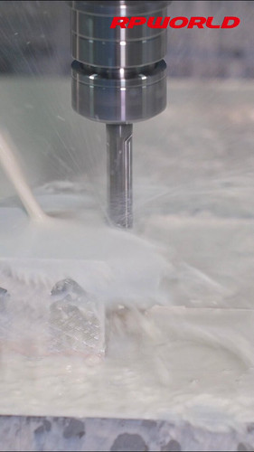 2 dHP1ILQQhKaz5z.jpg