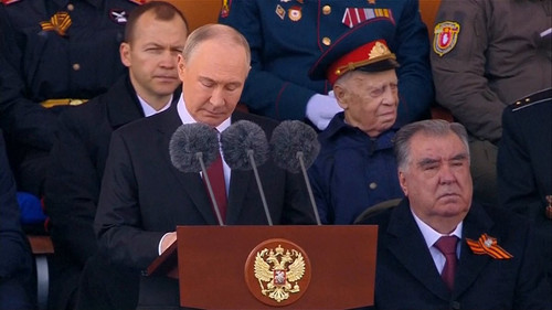 OitbcI8f Qk1yB5e.jpg