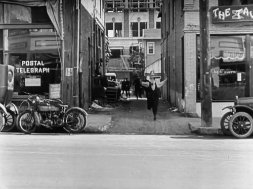 eHESMMXDPNL 8J0b.jpg