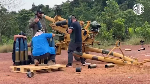 jvH35bo1eVFA Gir.jpg