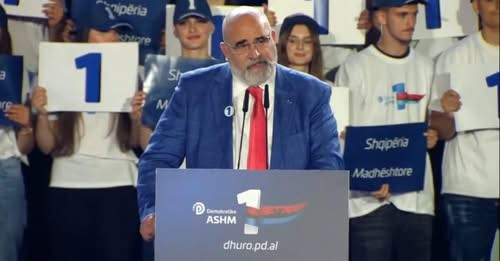 13046368345038306453?url=https%3A%2F%2Fshqiptarja.com%2Fuploads%2F780x440%2F1746815168 chrislacivita.jpg