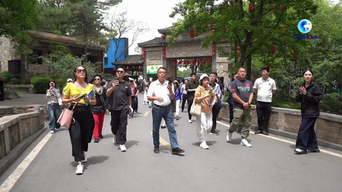 QZuWUI6 B0 I7f4k.jpg