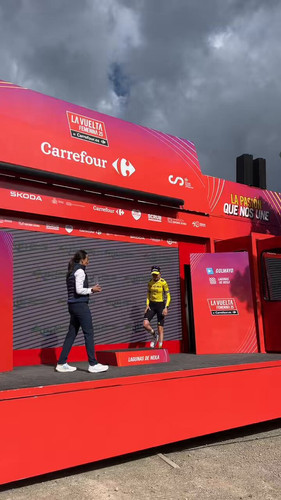 DAbnKdYTfA GoQ1T.jpg