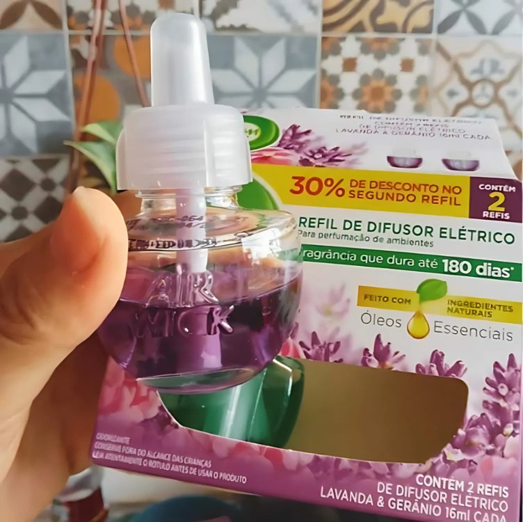 Air Wick Difusor Elétrico Bom Ar Lavanda E Gerânio Refil 16Ml (Embalagem pode variar) Air Wick Difusor Elétrico Bom Ar Lavanda E Gerânio Refil 16Ml (Embalagem pode variar)