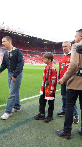 8iRrCufJjC04jSz .jpg