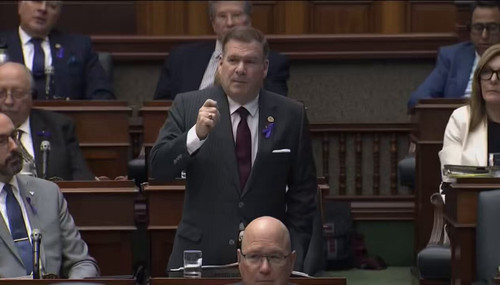 V161Iq YFGxyffeV.jpg