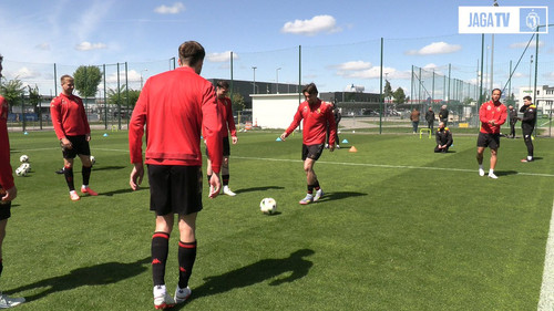 IAO3zBHp M4cwvhU.jpg