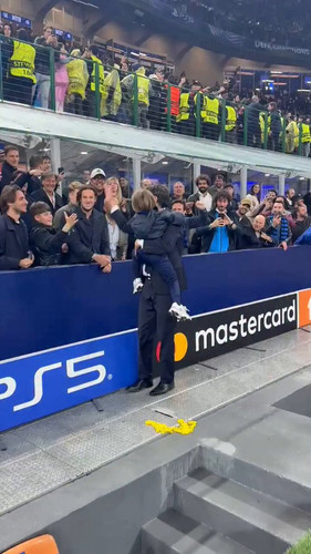 HHjXE47cx 4MKYBR.jpg