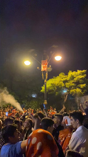 m8JdSqQ5 Qqanqyq.jpg