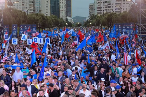 495997689 1249884343165100 2004219962002601618 n.jpg?stp=dst jpg p526x395 tt6& nc cat=105&ccb=1 7& n.jpg