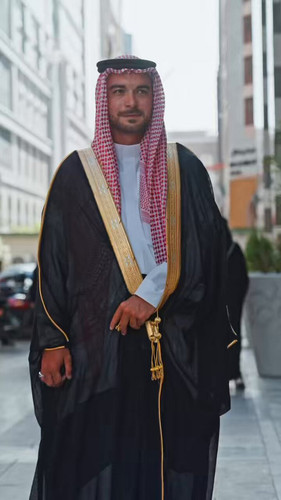 qr0FjPU8jGPSuhv8.jpg
