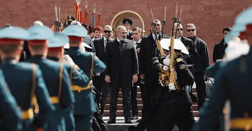 1708897183610745550?url=https%3A%2F%2Fwww.turkustan.az%2Fmedia%2F2025%2F05%2F09%2Fpasinyan.gif&fb ob.jpg