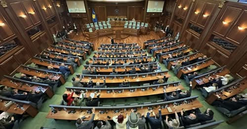 430702018220359771?url=https%3A%2F%2Fnoa.al%2FnewsImages%2F2025%2F05%2Fkuvendi kos.jpg&fb obo=1&utld.jpg