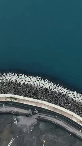 ziq2ZPzT9r2oicJ .jpg