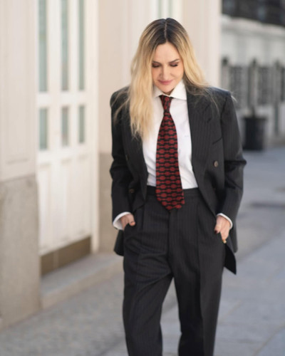 TRAJE MASCULINO Me puede gustar…CÓMO DEBER SER Hecho en sastrería. DE DÓNDE ES ÉSTE De una sastrería.jpg