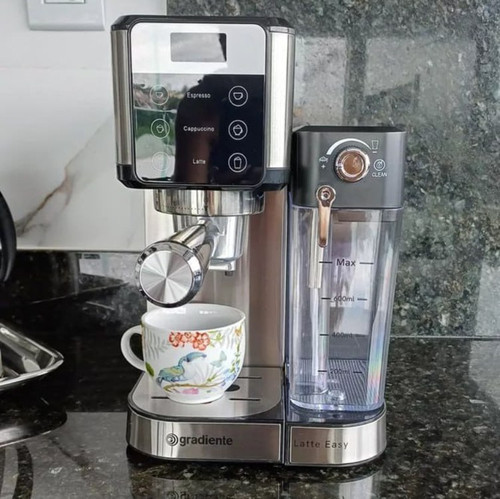 Cafeteira Espresso Latte Easy Inox Touch.jpg