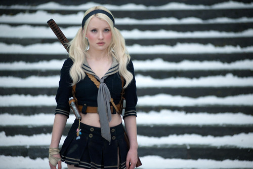 emily browning in sucker punch 2v5b63df9595135abb.jpg