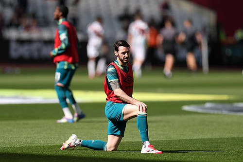 LONDON, ENGLAND - APRIL 05: Adam Smith of AFC Bournemouth warms up prior to the Premier League match.jpg