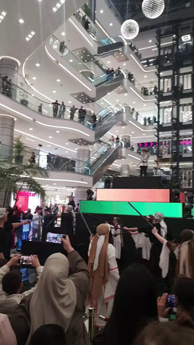 4QcQ Y7BPQxxgOVn.jpg