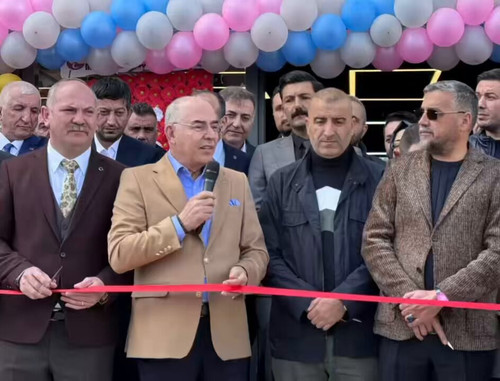 G H Kb Y3Y6OmthA.jpg