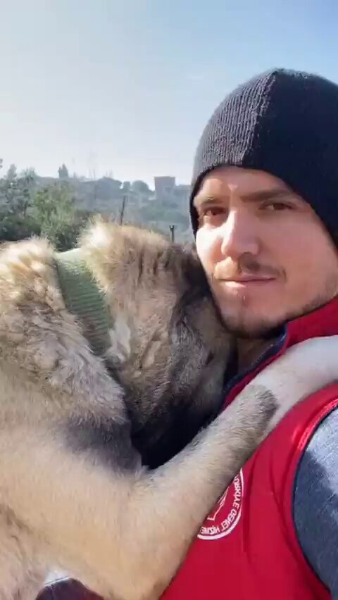 RqVyW lvIDPvIdFh.jpg