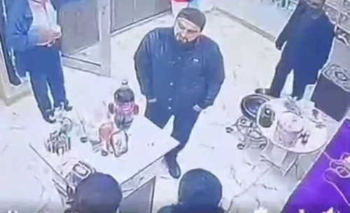 bBdFzo2IeEOgDqnX.jpg