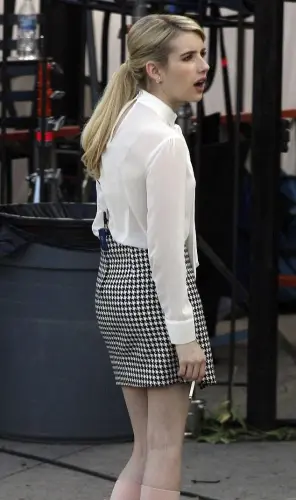 on the set of scream queens 2015 v0 5ocv2lhzz00e1eebe638d29088019.webp