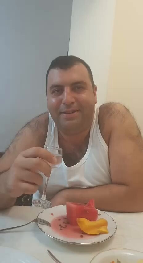 IpK3xPNer3JakYgd.jpg