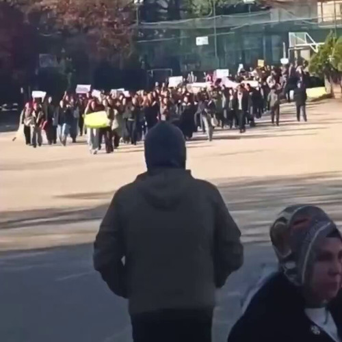 ZiOkjcY5ls4WKUUR.jpg