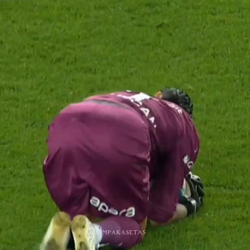 T0gKjLIFEbKFk pe.jpg