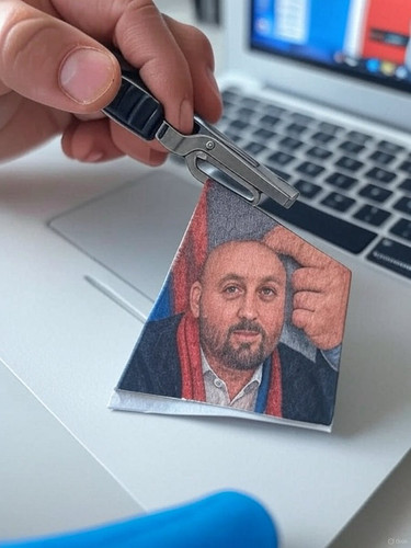 GoXUaxzWkAASKYL.jpg