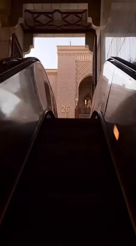 smUqLRkvm 67ytf .jpg